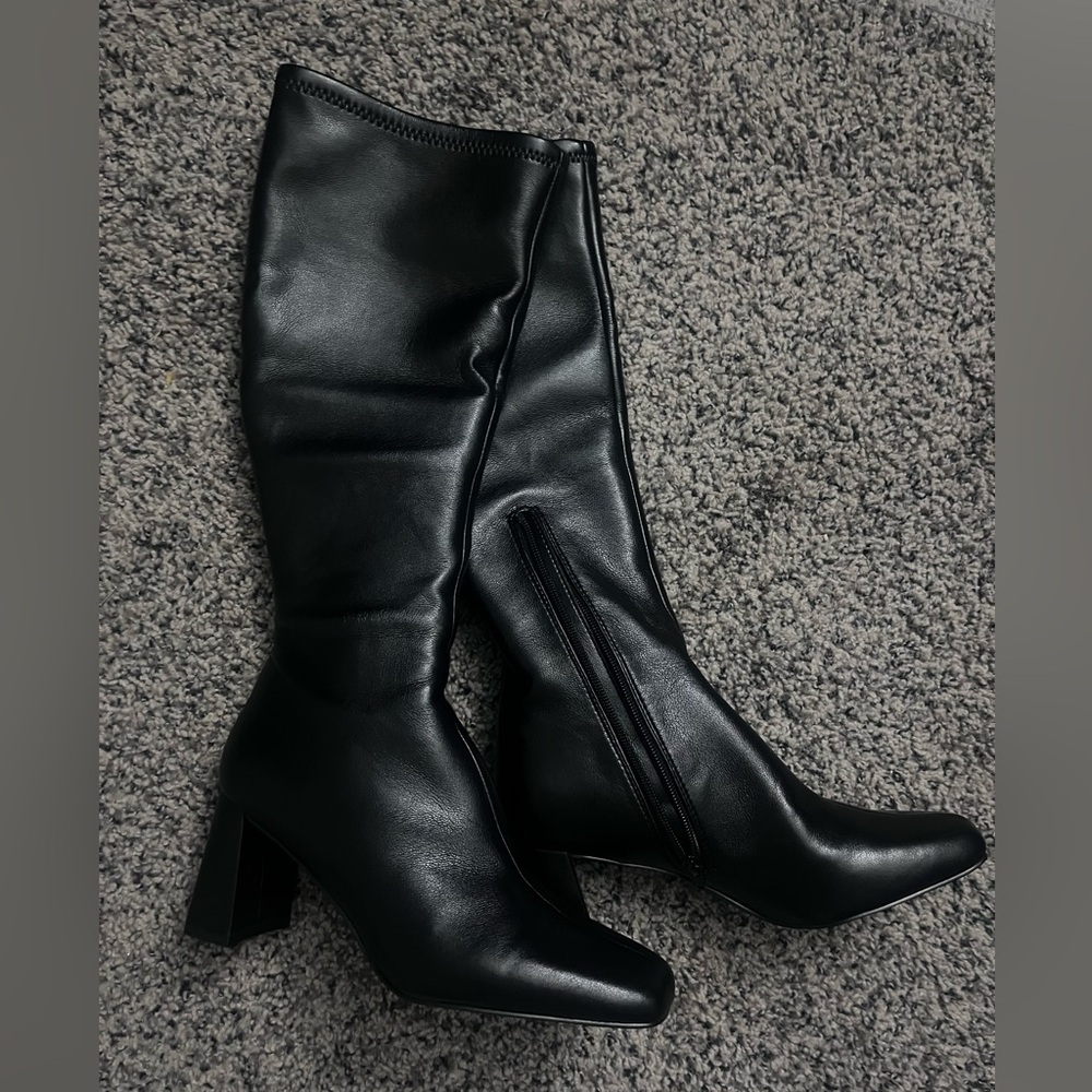 BRAND NEW STEVE MADDEN “Holly Black” Boots